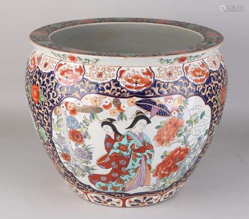 Large Chinese Flowerpot / fishbowl. Exterior with