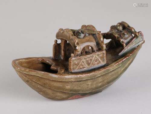 Ancient Chinese terracotta glazed boat. Dimensions: 7 x