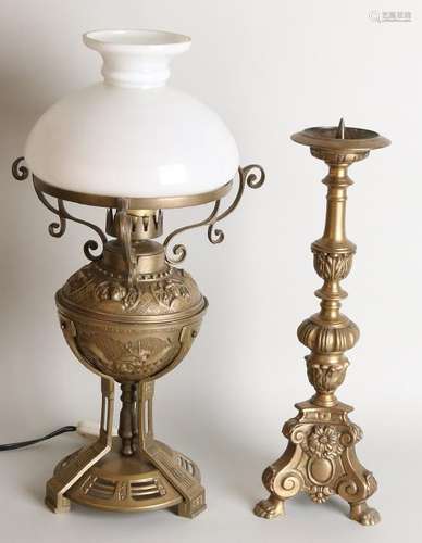 Brass twice. 20th century. Consisting of: Table lamp in