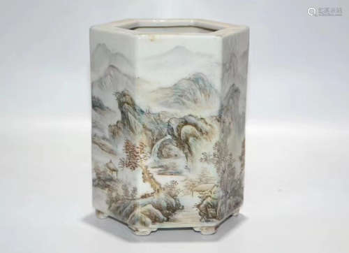 A PORCELAIN LANDSCAPE PAINTING PATTERN PEN HOLDER