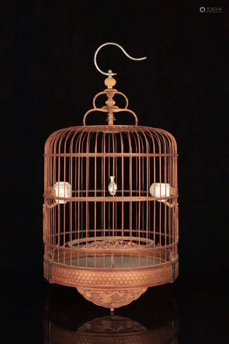 A BAMBOO CARVED STORY PATTERN BIRD CAGE