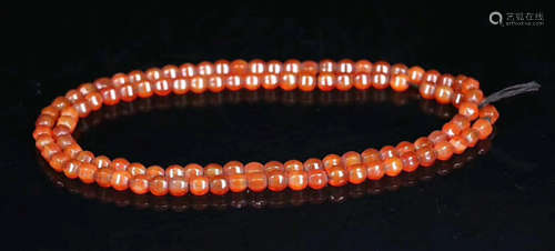 AN AGATE BEADS STRING NECKLACE