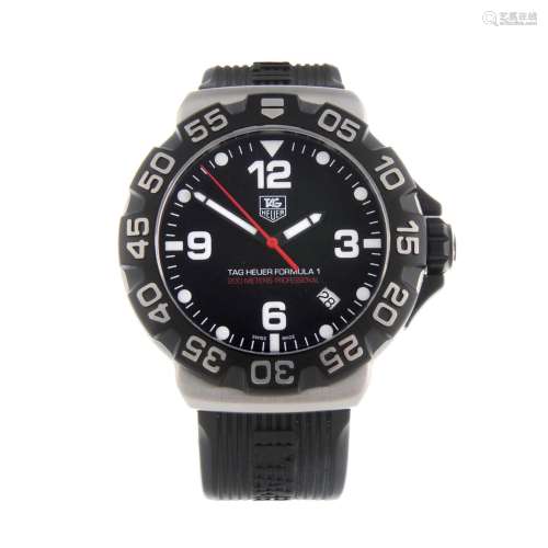 TAG HEUER - a gentleman's Formula 1 wrist watch.