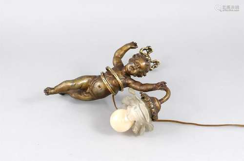 Wandapplike mit Putto, um 1900, Metallguss und Messing,