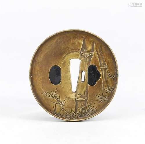 Tsuba, Japan, wohl 19. Jh., Bronze mit