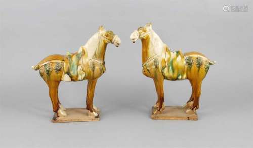 Paar dekorative Pferde im Tang-Stil, China, wohl 20.