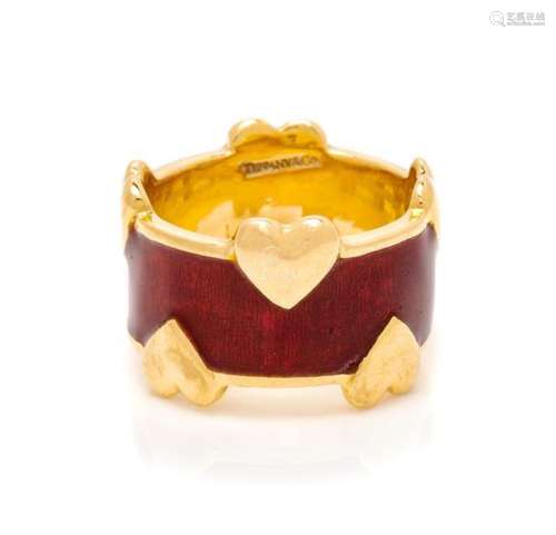 An 18 Karat Yellow Gold and Enamel Heart Motif Ring,