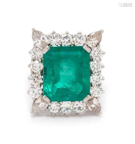 * A Platinum, Emerald and Diamond Ring, 13.45 dwts.