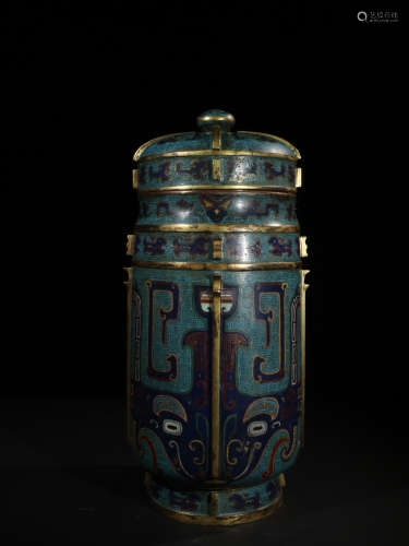 A CLOISONNE WITH BEAST PATTERN BODY BOX
