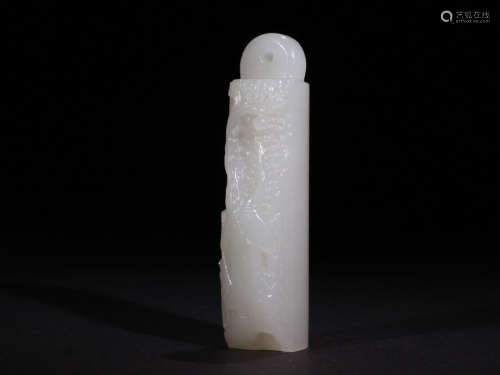 A HETIAN JADE CARVED HEALTHY MEANING PATTERN PENDANT