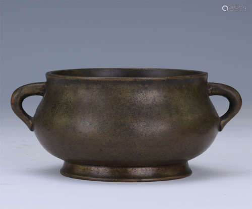 CHINESE BRONZE HANDLE ROUND CENSER