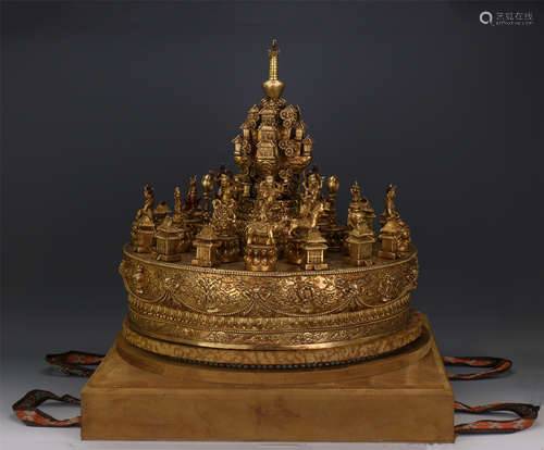 CHINESE GILT BRONZE SEATED BUDDHA ON ROUND BASE