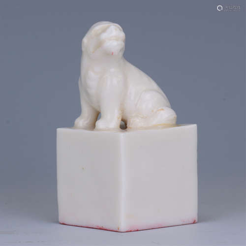 CHINESE PORCELAIN WHITE GLAZE BEAST SEAL