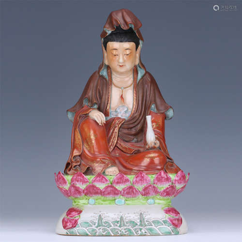 CHINESE PORCELAIN FAMILLE ROSE SEATED GUANYIN