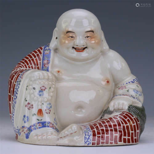 CHINESE PORCELAIN FAMILLE ROSE SEATED BUDDHA