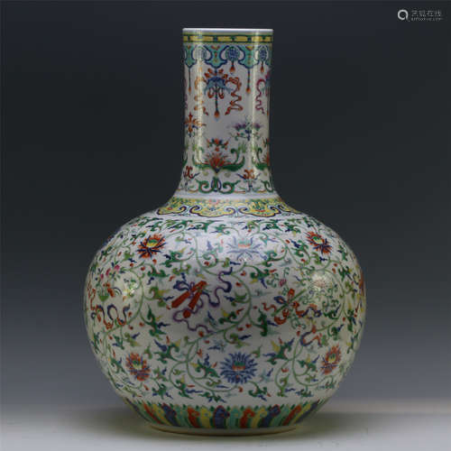 CHINESE PORCELAIN DOUCAI FLOWER TIANQIU VASE