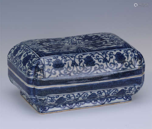 CHINESE PORCELAIN BLUE AND WHITE DRAGON LIDDED SQUARE BOX