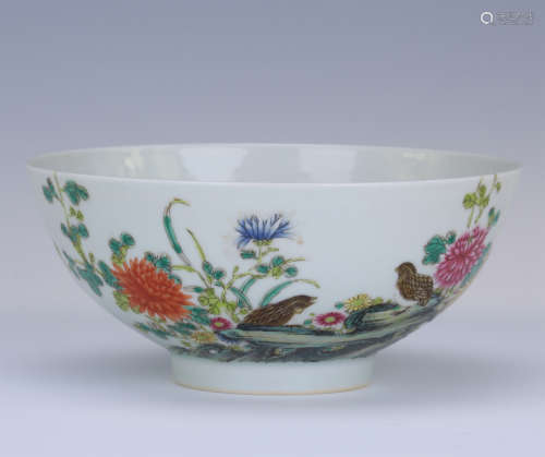CHINESE PORCELAIN FAMILLE ROSE BIRD AND FLOWER BOWL