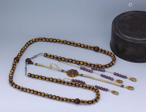 CHINESE GILT SILVER AGALWOOD BEAD CHAOZHU COURT NECKLACE