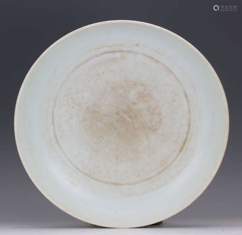 CHINESE PORCELAIN WHITE GLAZE CHARGER QING DYNASTY