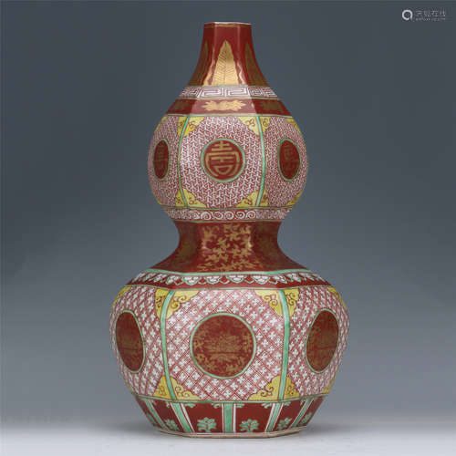 CHINESE PORCELAIN FAMILLE ROSE GOURD VASE