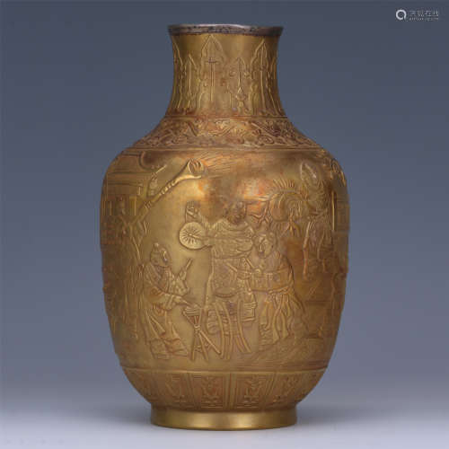 CHINESE PORCELAIN GOLD PAINTED VASE
