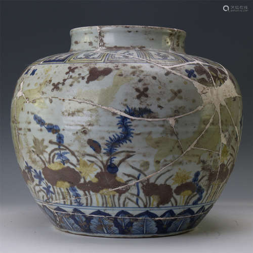 CHINESE PORCELAIN BLUE AND WHITE RED UNDER GLAZE FISH AND WEED JAR