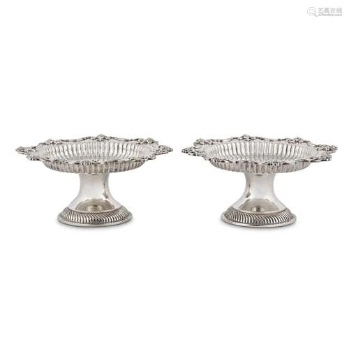 A PAIR OF GEORGE V STERLING SILVER TAZZE