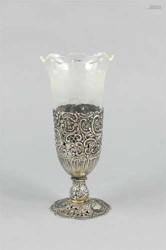 Vase mit Silbermontage, 20. Jh., wohl Hanau, Silber