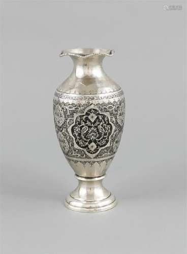 Vase, wohl Persien, 20. Jh., Silber punziert, runder