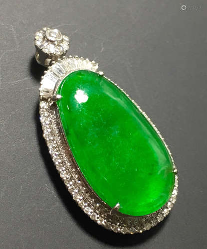 A GREEN JADEITE PENDANT OF FORTUNE