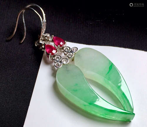 A PAIR OF LITTLE PEPPER JADEITE EARRINGS