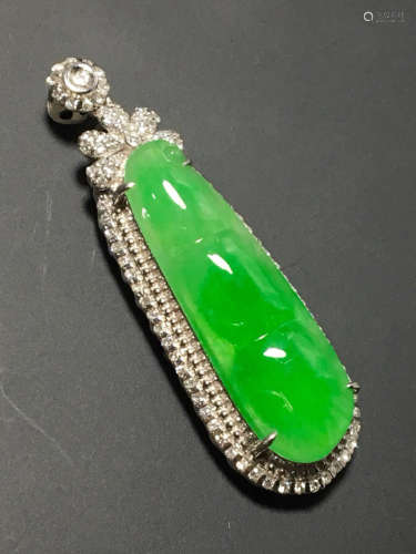 A GREEN JADEITE PENDANT OF LUCKY BEAN