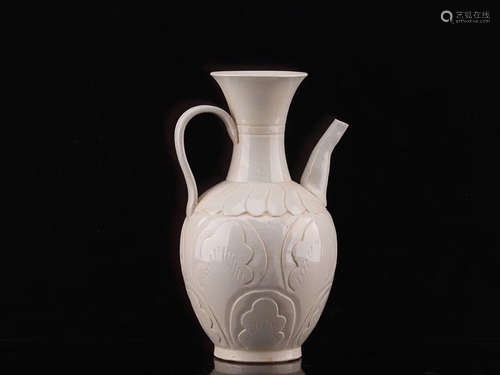 10-12TH CENTURY, A FLORAL DESIGN DING KILN POT, NORTH SONG DYNASTY