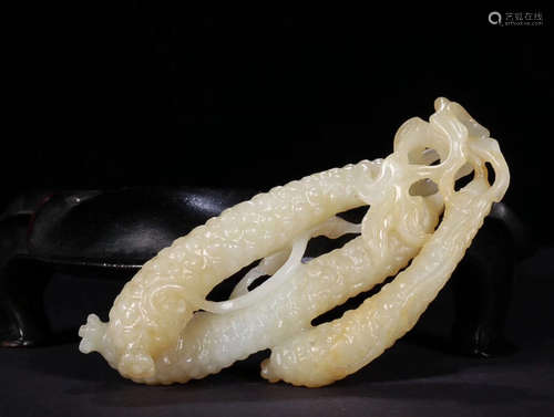 A FRUIT DESIGN HETIAN JADE CARVING ORNAMENTS