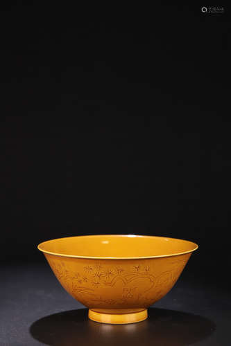 A LANDSCAPE PATTERN YELLOW GLAZE BOWL