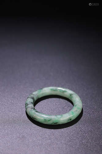 AN OLD JADEITE BRACELET