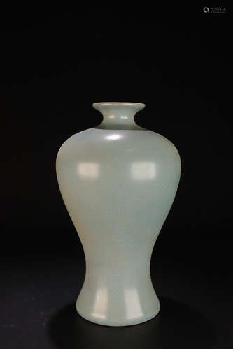 9-12TH CENTURY, A RU KILN PORCELAIN PLUM VASE, SONG DYNASTY