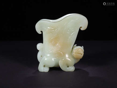 A BEAST DESIGN HETIAN JADE CUP