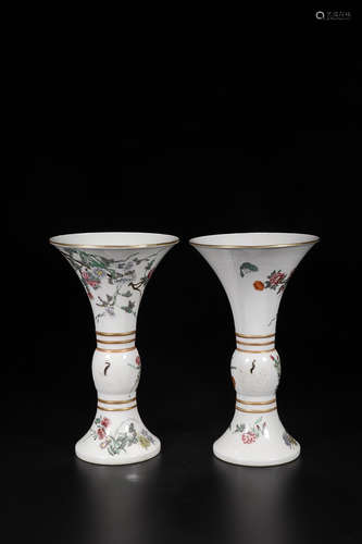 17-19TH CENTURY, A PAIR OF FLORAL DESIGN FAMILLINE ROSE COLORED GOBLETS, QING DYNASTY