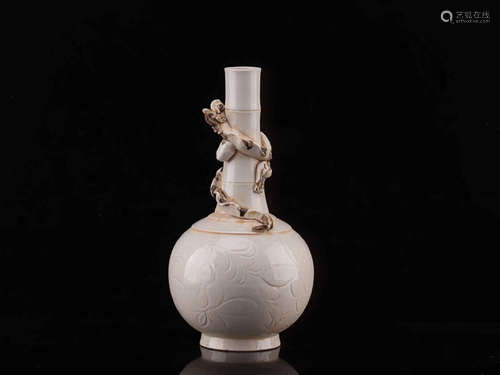 10-12TH CENTURY, A DRAGON DESIGN DING KILN WHITE GLAZE VASE, NORTH SONG DYNASTY