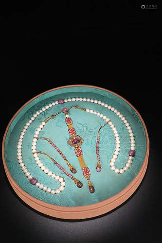 17-19TH CENTURY, A STRING OF OLD EMPIRAL BEADS, QING DYNASTY