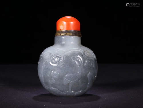 A STORY DESIGN HETIAN QINGHUA JADE SNUFF BOTTLE