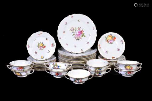 A modern Herend porcelain composite part dinner service, for the most part 'Fruit and Flowers'