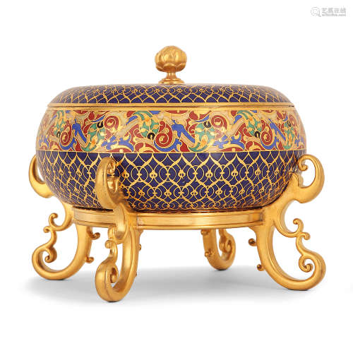 GRANDE BOÎTE CHINOISANTE EN ÉMAUX CLOISONNÉS ET BRONZE DORÉ, PAR FERDINAND BARBEDIENNE (1810-1892) ET LOUIS-CONSTANT SEVIN (1821-1888), PARIS, VERS 1880