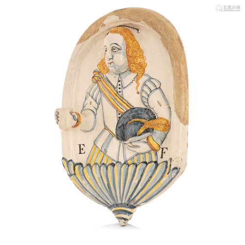 APPLIQUE FORMANT BRAS DE LUMIÈRE EN FAÏENCE, NEVERS, XVIIeSIÈCLE