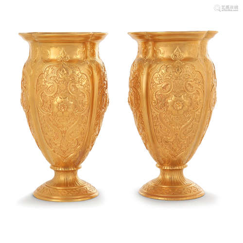 PAIRE DE PETITS VASES SUR PIÉDOUCHE, PAR FERDINAND BARBEDIENNE D'APRÈS UN MODÈLE ATTRIBUÉ À ÉDOUARD LIÈVRE (1828-1886), PARIS, VERS 1880