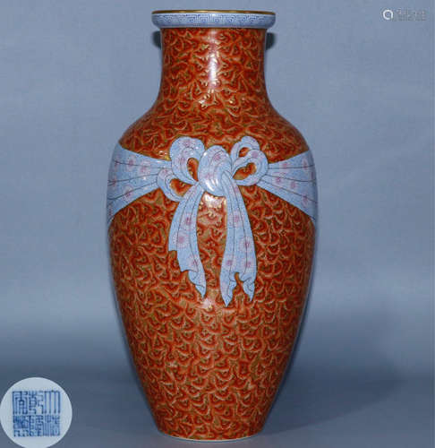 A IRON-RED GLAZE BAG PATTERN VASE