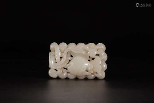 A HETIAN JADE PENDANT CARVED BIRD&FLORAL PATTERN