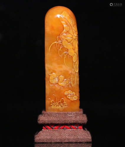 A TIANHUANG STONE CARVED SEAL